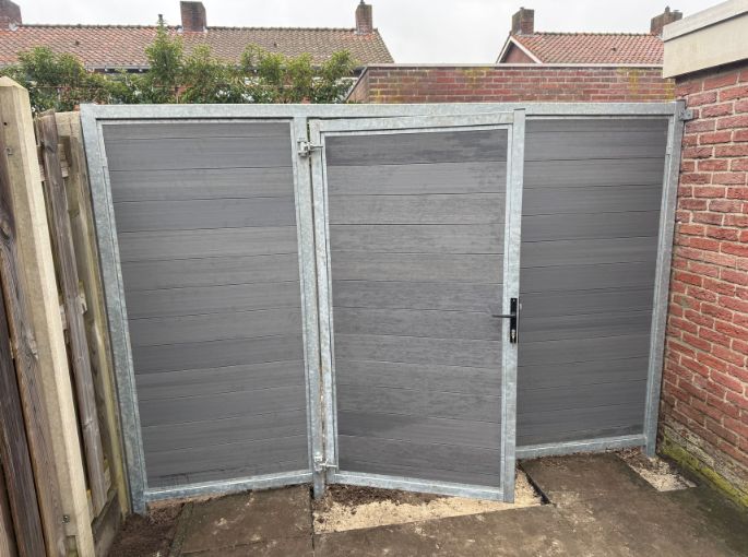 STEMAPOORTEN leveren wij hoogwaardige stalen poorten, poortframes kozijnen voor uw woning